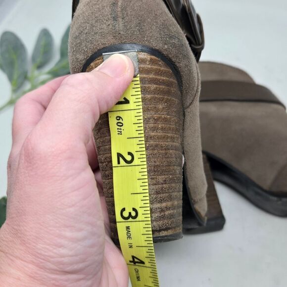 BCBG Paris Kerinax Women's Beige Buckle Ankle Boots Booties Size 6.5M - Picture 11 of 11